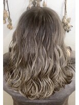 ウル(Ulu)&nbsp;ミルクティーバレイヤージュ