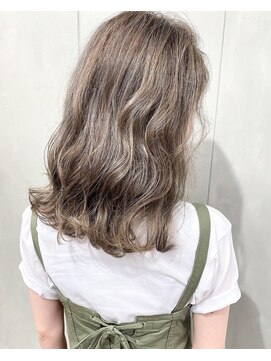 エイト 三軒茶屋店(EIGHT) EIGHT 三軒茶屋 ハイライトイルミナグレージュカラー　8/1