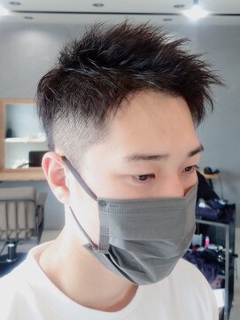 ルストヘアーワークス(LUST hair works) ツーブロックヘア