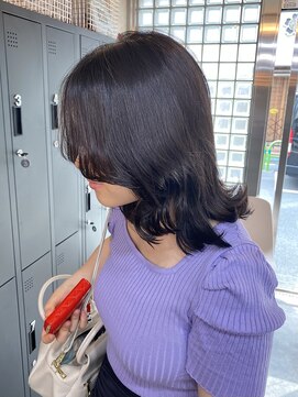 モイ(moy) ウルフカットから伸ばしてセンターパートレイヤーカット