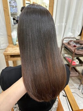 ラゴム 池袋(LAGOM) 自然なサラツヤストレート[池袋/髪質改善]