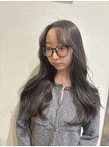グレージュカラーと顔周りカット