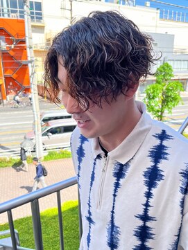 アイズ 海老名(AIZU) ツイストスパイラルパーマ メンズパーマ センターパート 眉毛