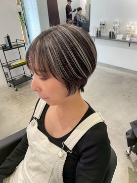 キング 心斎橋店(K!ng) ハイライトカラーミルクティーベージュレイヤーカット