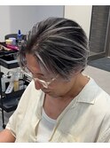 ホワイトシルバーバレイヤージュシャドウルーツセンターパート