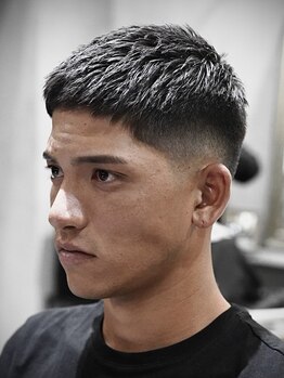men’s salon THE OBSCURE ROVGUE【10月1日 NEW OPEN(予定)】の写真/《髪型から眉毛までトータルに》カットと眉毛ケアで清潔感のある好印象なスタイルを［鈴鹿/フェード］