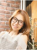 眼鏡に似合うスッキリレイヤースタイル