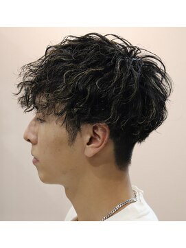 ウィスカーヘアー(whisker hair) ハイライトツイスパ