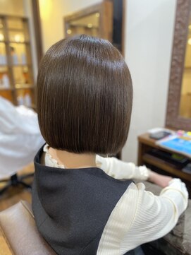 美容室 ルチア ハワイ(Luccica HAWAII) 【luccicaＨＡＷＡＩＩ/森麻乃】ぱつっとボブ