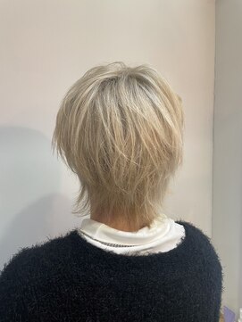 アイズウェスト(I's WEST) ハイトーン/ホワイトカラー／ホワイトベージュ