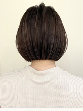 ジル ブラン 福岡(JIL BLAN) ハイライトレイヤーカットショートボブイルミナカラー天神大名