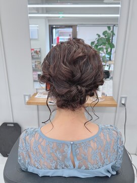 バルベストーキョーサウス(BARBES TOKYO SOUTH) 後れ毛たっぷりゆるふわアップ【清板】