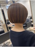 ミニボブ 切りっぱなし ショート 内巻き ベージュカラー