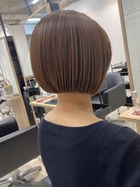 イヴォークトーキョーオーサカ(EVOKE TOKYO osaka)&nbsp;ミニボブ 切りっぱなし ショート 内巻き ベージュカラー