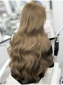 ブリーチ　サンドベージュ　レイヤーカット　海外風