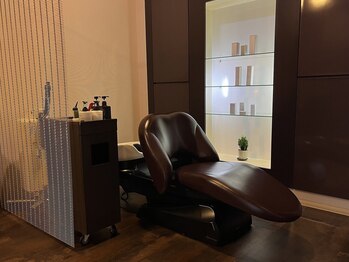 ネオジオ(NEO GEO)の写真/【島大橋すぐ!】大人女性に人気の上質サロン♪一人一人の髪質やお悩みに合わせた施術で理想のスタイルに。