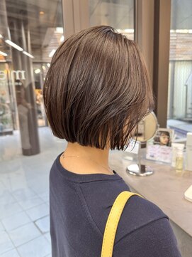 ミィ 表参道(mee.) 切りっぱなしボブ ボブヘア 縮毛矯正 ミニボブ レイヤーボブ