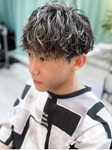 リモア(L I M O A)&nbsp;ショートサーフカール×筋感ハイライト