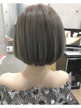 サニーグレイス シエリー(SUNNY GRACE × Cherie) ショートプラチナアッシュ