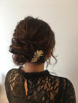 ルース(RUTH) ゆるお呼ばれヘア