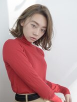 フェミニン抜け感ミディアムボブ