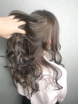 ワット 新宿店 【W-ワット担当田辺】柔らかさ重視♪スモーキーアッシュ☆