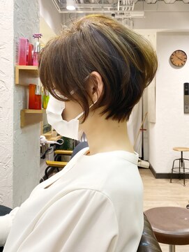 アヴァロン(AVALON) 美シルエット・大人ショートボブ・アッシュベージュ【BISA】