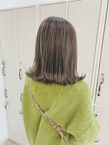 エン(eNN)&nbsp;シークレットハイライト×透明感ベージュ×外ハネレイヤー