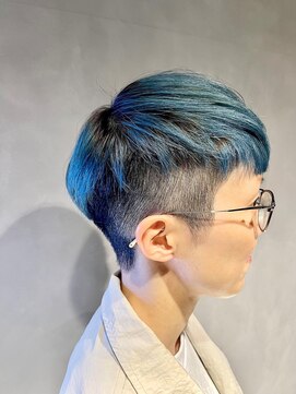 アコ(Aco) ツーブロックマッシュ/バレイヤージュ/ぺールブルー