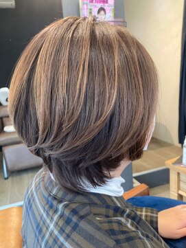 アンバー(amber) 丸みショート