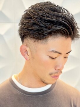 ゼロスバーバー(0's BARBER SHOP) 無造作メンズベリーショート☆ツーブロックアッシュブラウン