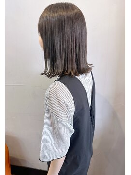 シム(sym) 透明感ダークカラー