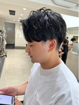 ピークアブー ワン(PEEK-A-BOO ONE) 毛流れセンターパートニュアンスパーマメンズヘア