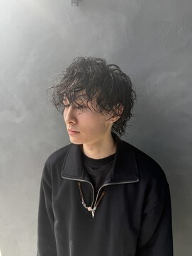 ラ カルモ(LA CALMO) シャドウパーマで無造作感