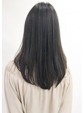 クアトログランシュ ひたちなか店(QUATRO×GranCieux) 暗髪ナチュラルグレージツヤストレート★QUATRO★