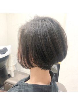 アルマヘアー(Alma hair by murasaki) メリハリのある丸みショートボブ