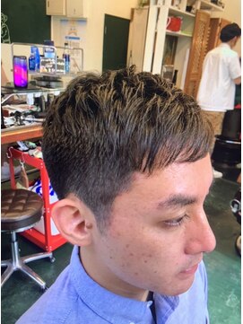 ヴィクターサルーンケイ(VICTOR SALOON K) クラシック刈り上げスタイル