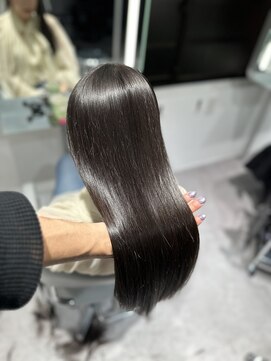 ユニック ウメダ(unique UMEDA) オリーブベージュ×髪質改善カラー×20代30代×透明感カラー