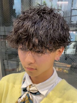 バイフィフス 原宿/表参道(by fifth) メンズ束感波巻きスパイラルパーマツイストスパイラルパーマ原宿