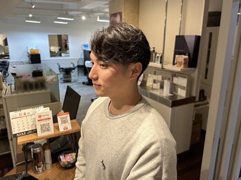 フリーゼアコマキ(FRISEUR)の写真/【夙川】20時まで受付可能で仕事帰りにも気軽に立ち寄れるのが嬉しい◎サロン選びにお悩みのメンズは必見☆