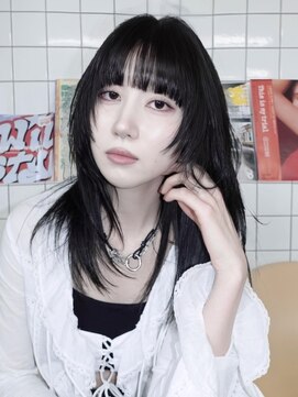 スタニング 渋谷(STUNNING.) ハッシュカット/レイヤーカット/ぱっつん前髪/黒髪/暗髪カラー