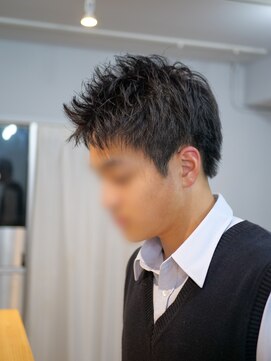 直毛　面長　ナチュラルな　スパイキーショート