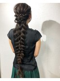 六つ編みダウンスタイル