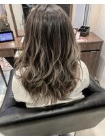 アフロートpd+ KOBE(AFLOATpd+)&nbsp;お客様フォト。バレイヤージュ×ベージュ☆