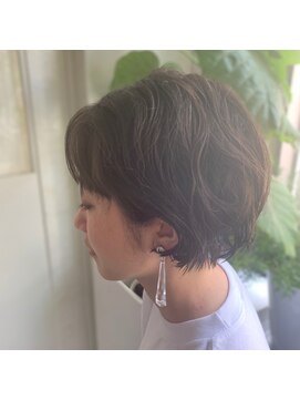タヒエ(tahie) #大人かわいい　#ウェーブパーマ　#ショートボブ