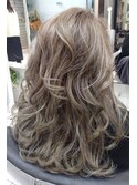 グレーベージュ、白髪染めブリーチオンカラー、脱白髪染めカラー
