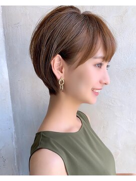 アフロート ルヴア(AFLOAT RUVUA) 小顔ショートヘア ベージュ グレージュ  20代 30代 40代