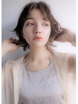 小顔こなれヘアイメチェン薄めバング外国人風カラーショートボブ