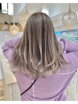 リア(riah)&nbsp;ミルクティーバレイヤージュ