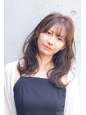 大人かわいいシースルーバングロングウェーブ小顔カラー20代30代